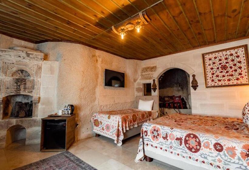 Номер Deluxe с Гидромассажем, Amber Cave Suites