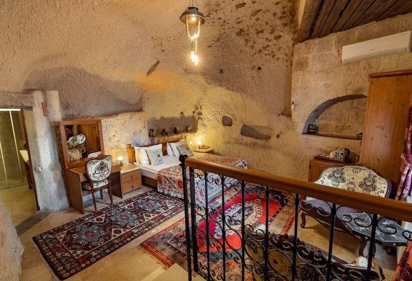 Полулюкс, Amber Cave Suites