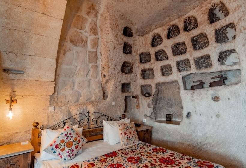 Люкс с гидромассажем, Amber Cave Suites