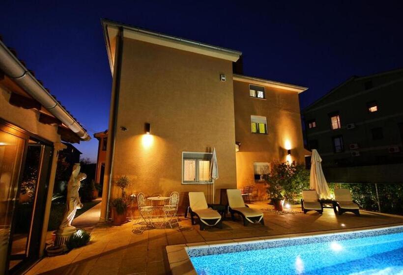 Студия Стандарт, Villa Mihaela