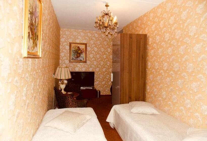 ベーシックルーム, Weena House