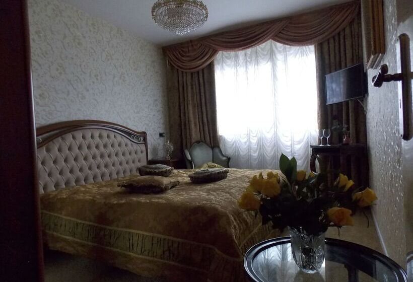 スタンダードルーム, Weena House