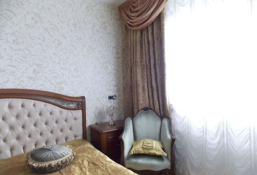 スタンダードルーム, Weena House