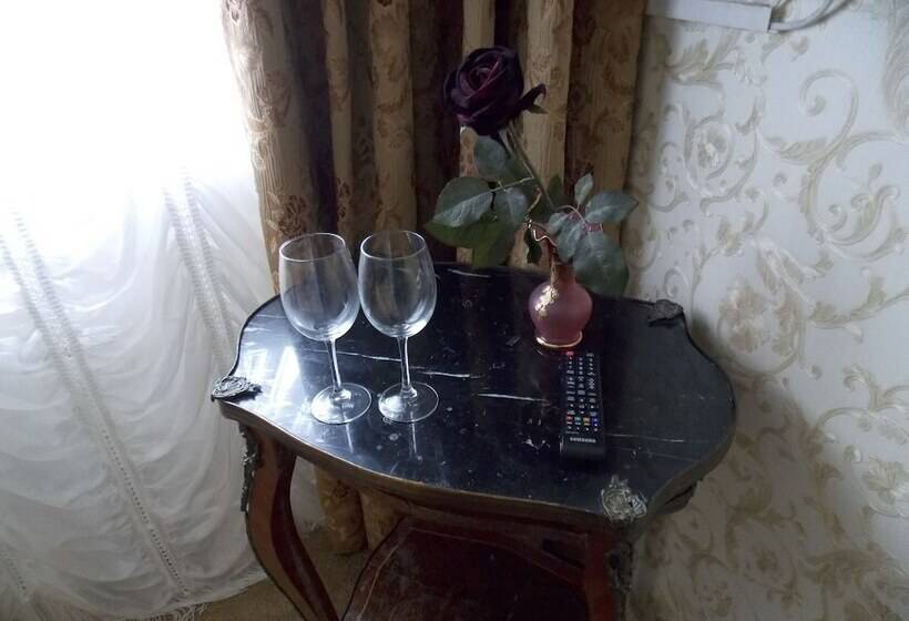 スタンダードルーム, Weena House