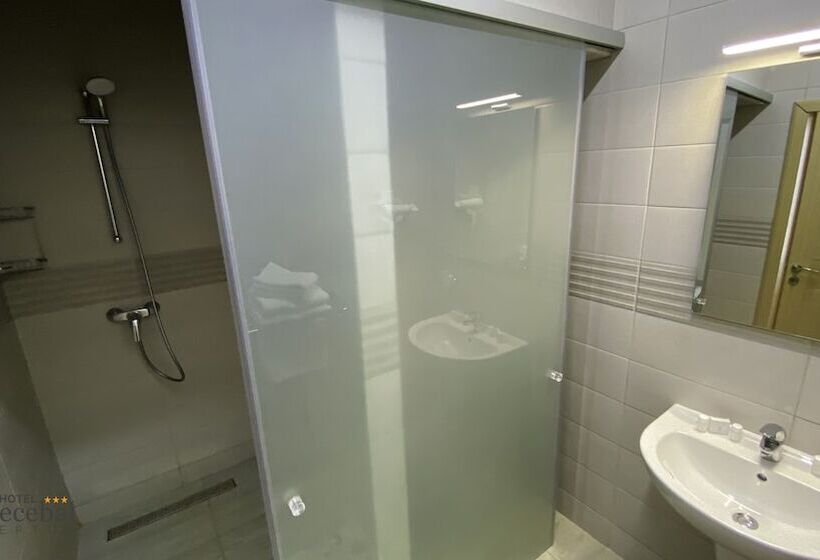 스위트 퀸침대, Decebal Estival Neptun