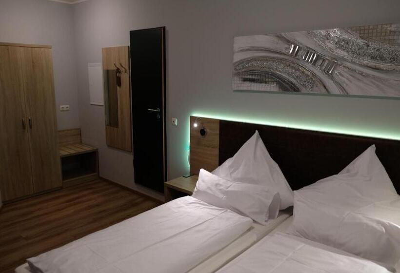 Superior Interior Room, Minx – Cityhotels