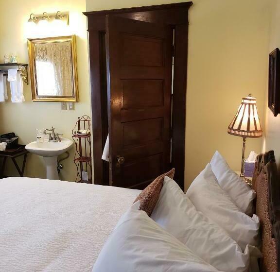Номер Стандарт, Greenbriar Inn