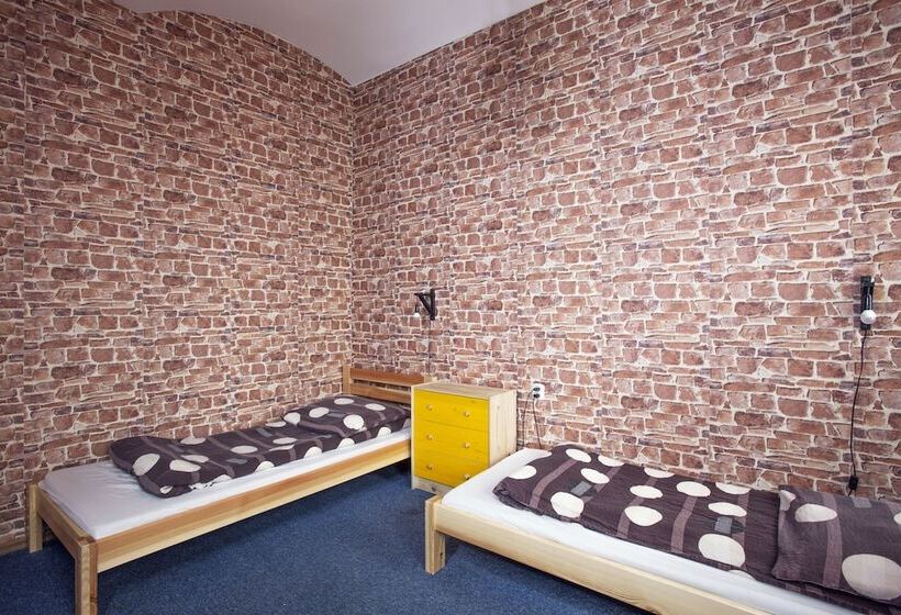Трехместный Номер Стандарт Совместная Ванная, Hostel Cinnamon