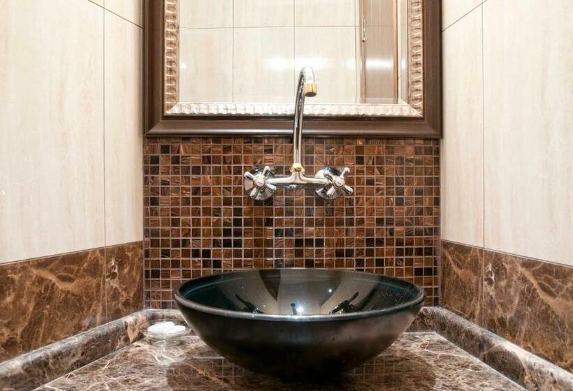 Студия Стандарт, Kristel Hotel