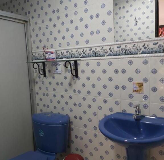 Habitación Estándar, Hostal Y Camping Los Girasoles