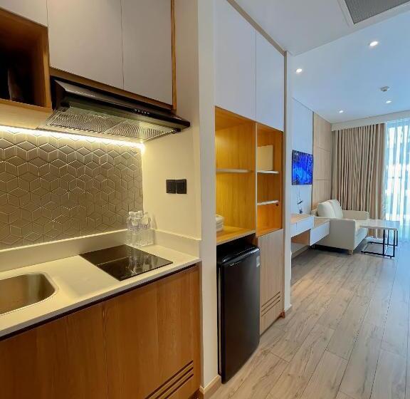 اتاق استاندارد چهارنفره با بالکن, Venus Apartment   Apec Mandala Phú Yên