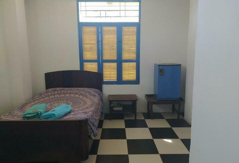 سوییت خانوادگی, Jardin Etnobotanico Villa Ludovica