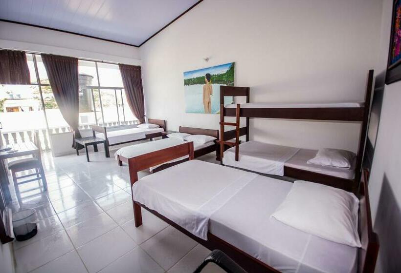 اتاق استاندارد چهار تخته, Tucuma Casa