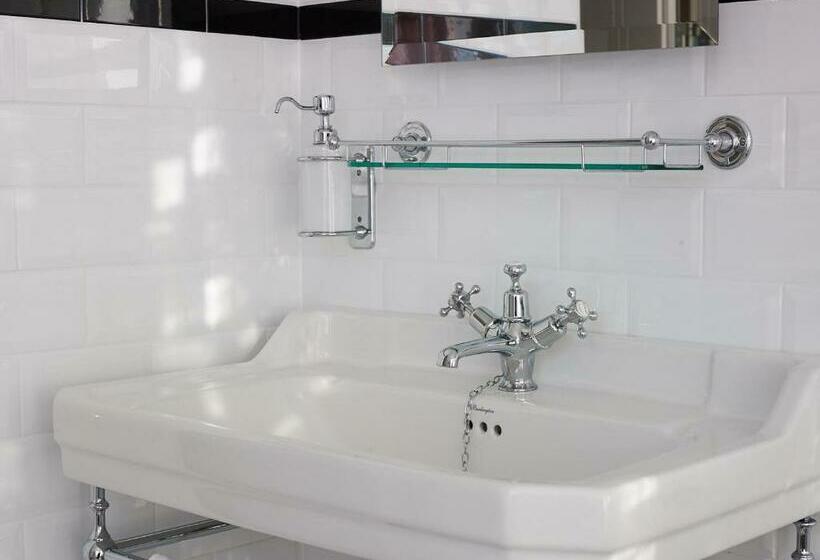 Quarto deluxe, Millasvilla