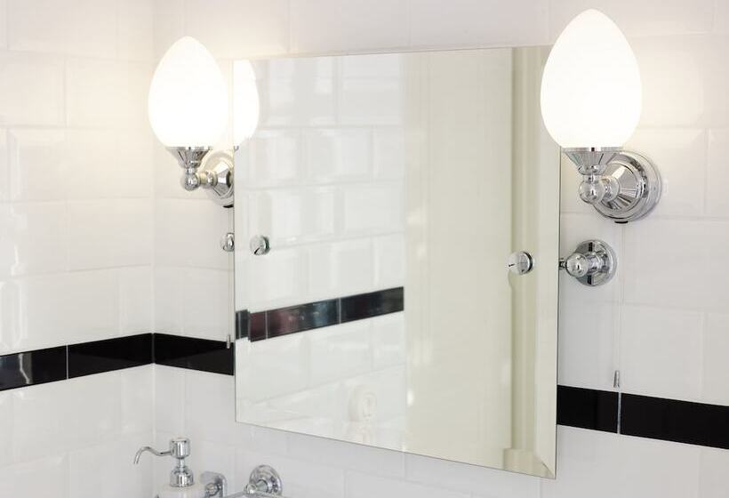 Quarto deluxe, Millasvilla
