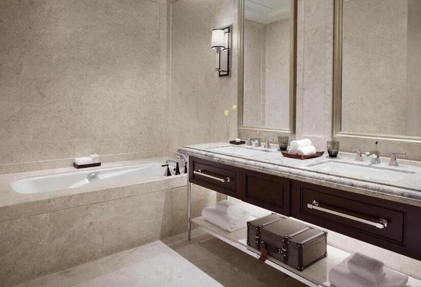 Номер Deluxe Вид на Гольф, The Ritzcarlton, Haikou