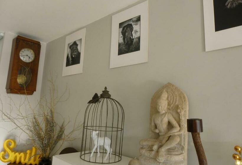 اتاق استاندارد با تخت بزرگ, 1 Chambre, 1 P'tit Dèj', 1 Sourire