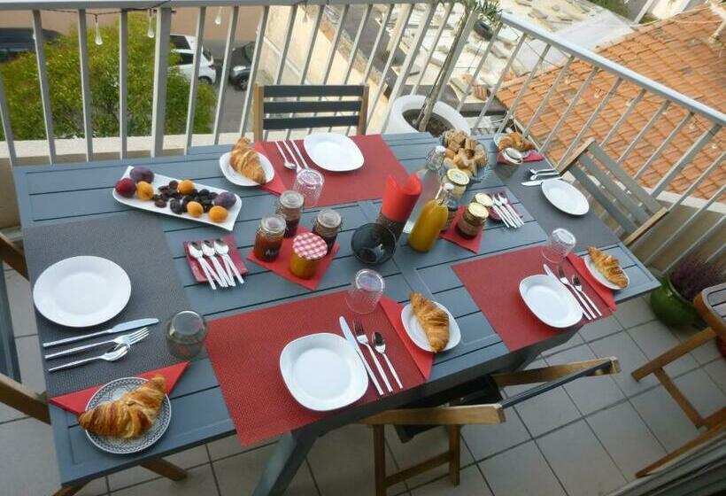 اتاق استاندارد با تخت بزرگ, 1 Chambre, 1 P'tit Dèj', 1 Sourire