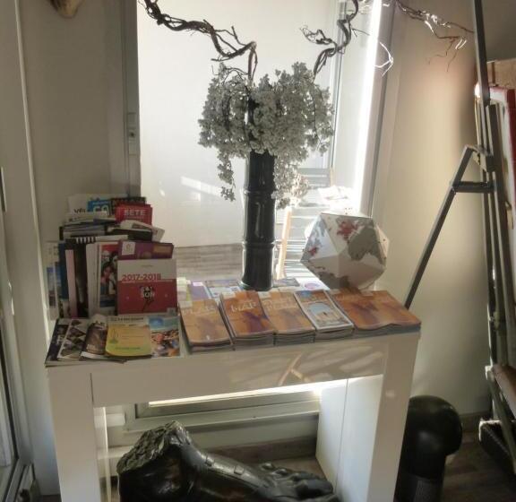 اتاق استاندارد با تخت بزرگ, 1 Chambre, 1 P'tit Dèj', 1 Sourire