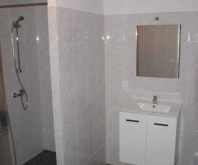 Семейный Номер, Crezilles Hotes