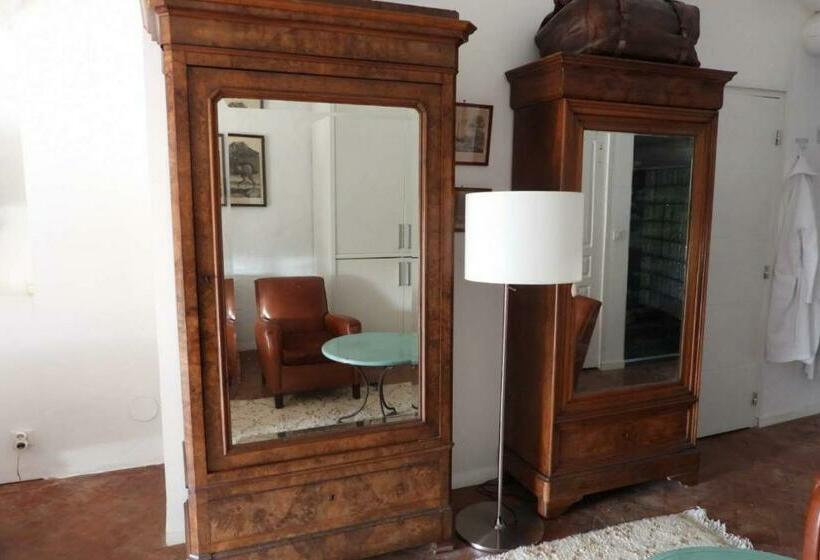 Quarto standard, La Nesquière Chambres D Hôtes
