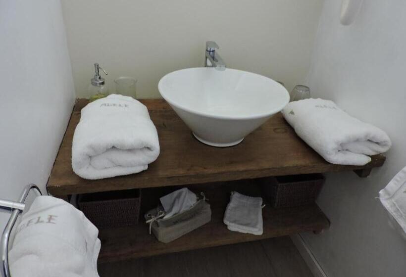 Quarto superior, La Nesquière Chambres D Hôtes