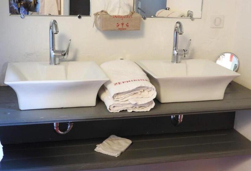 Quarto standard, La Nesquière Chambres D Hôtes