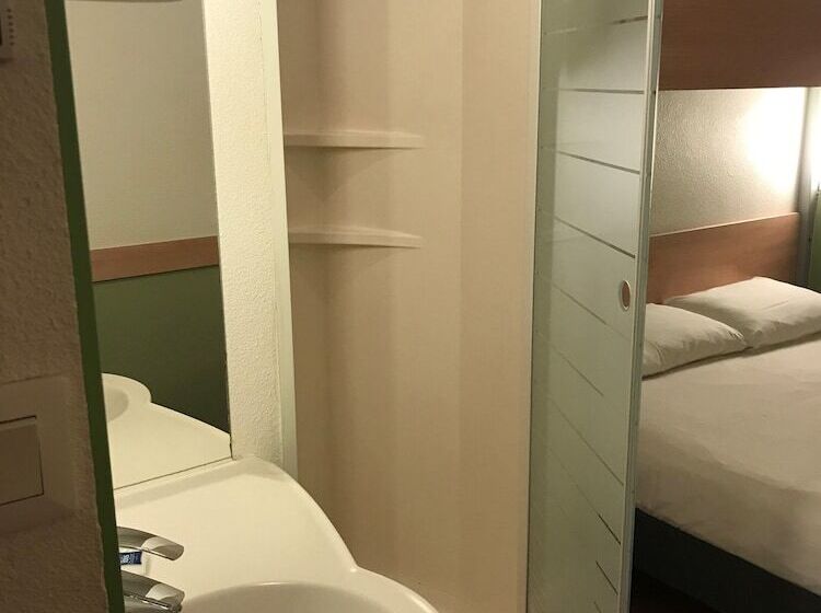 Номер Стандарт Трехместный, Ibis Budget Lyon Est Saint Quentin Fallavier