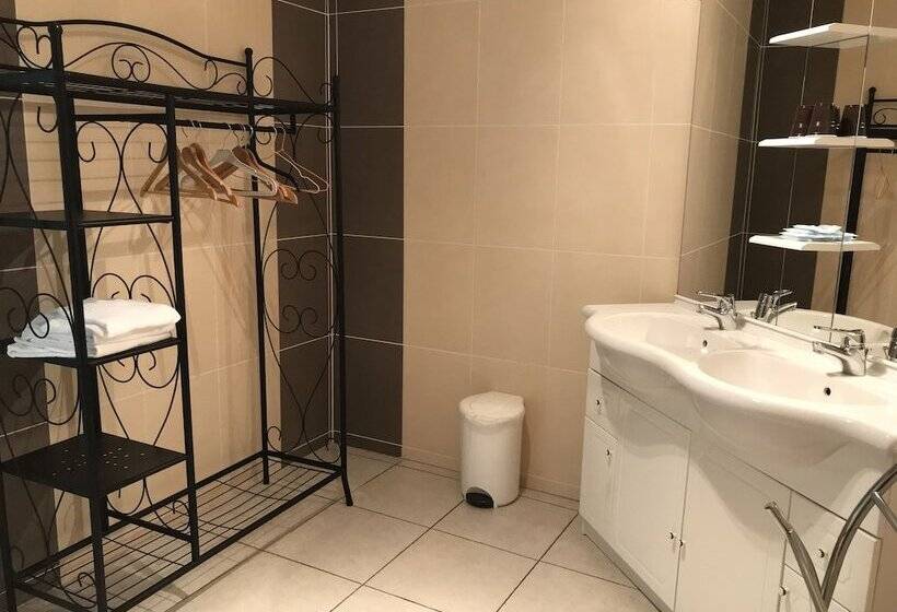 Люкс, La Ferme Aux Biches