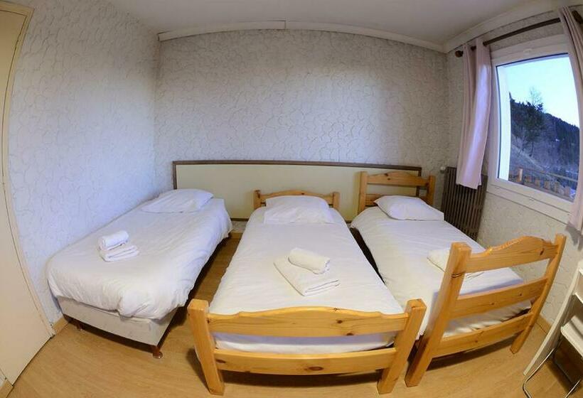 اتاق پنج‌تخته استاندارد, Auberge Du Virage