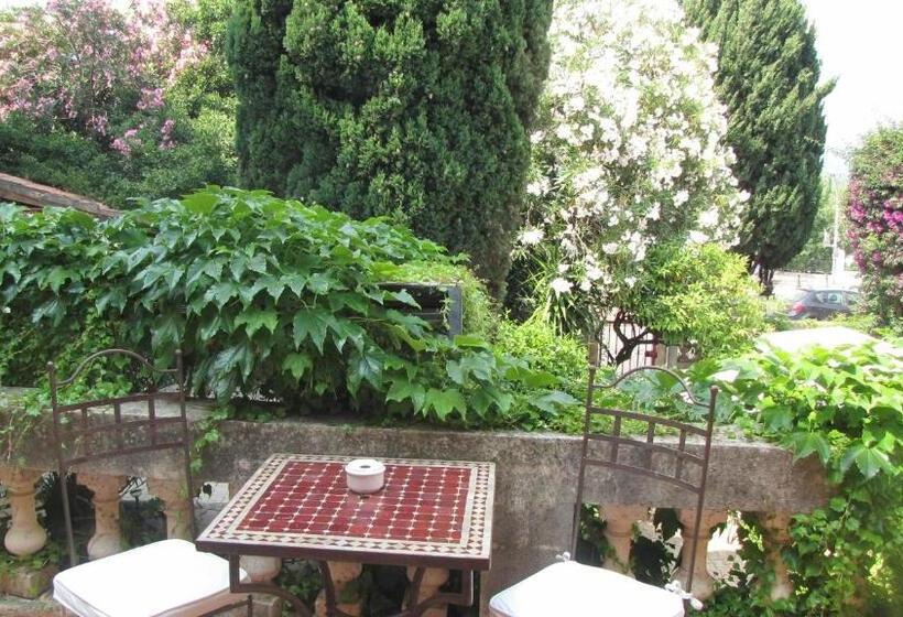 带大床的豪华间, Hôtel Les Orangers