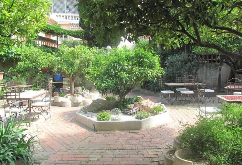四人标准间, Hôtel Les Orangers
