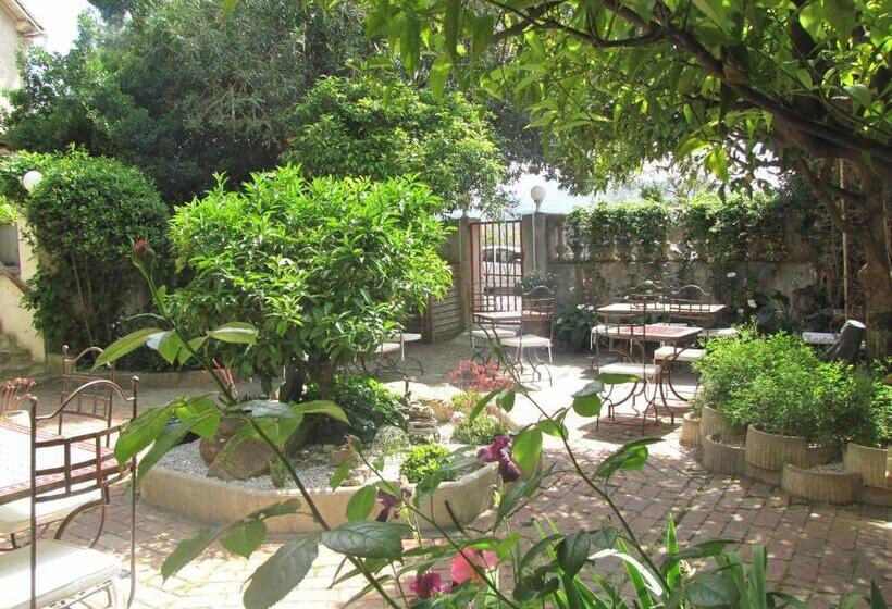标准间, Hôtel Les Orangers