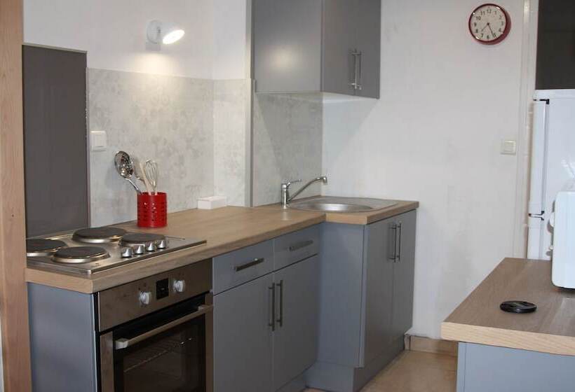 Дом 1 Спальня, Domaine De Lesvaniel