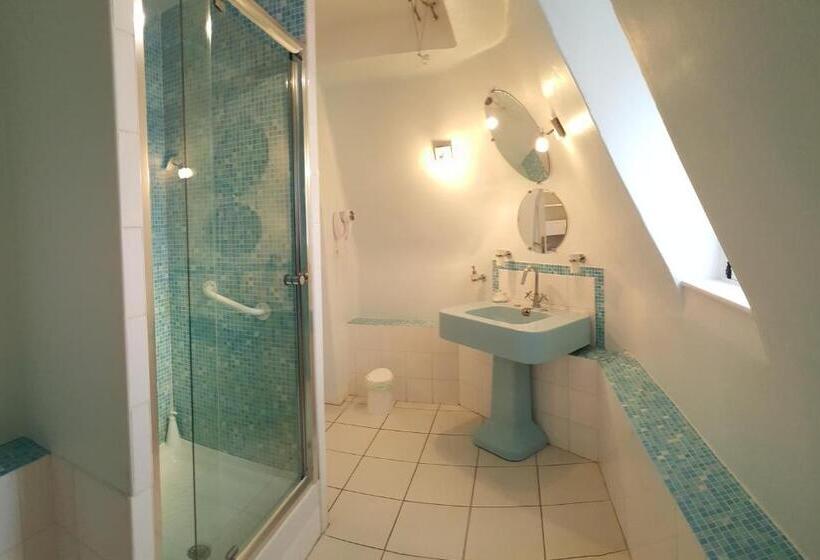 Классический Номер, Le Castel Guesthouse