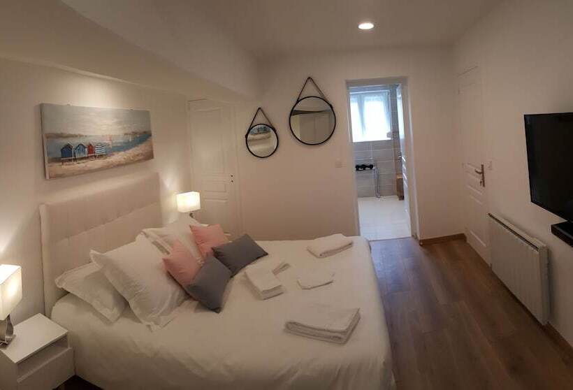 Дом 3 Спальни, Le Castel Guesthouse