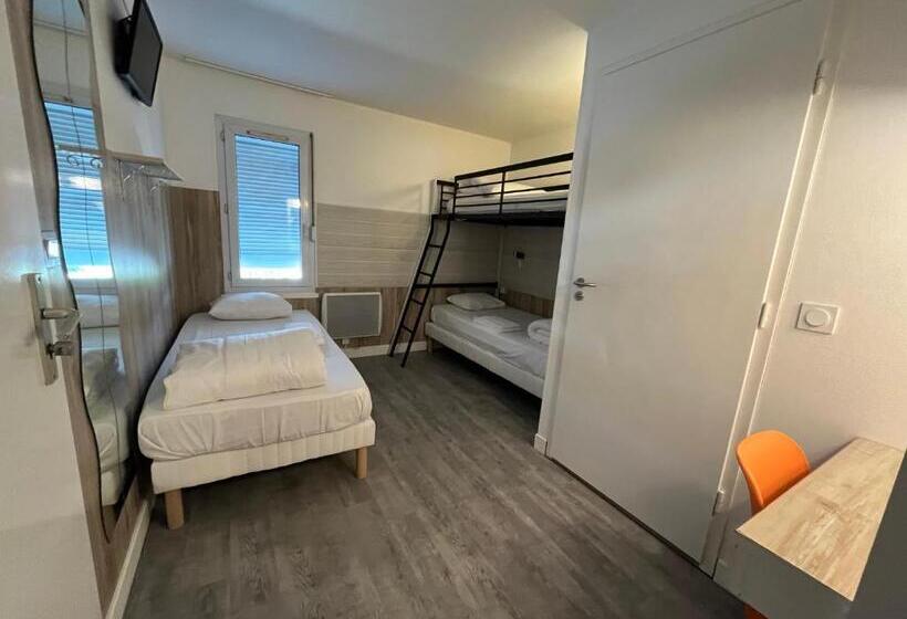 Номер Стандарт Трехместный, Fasthotel La Roche Sur Yon