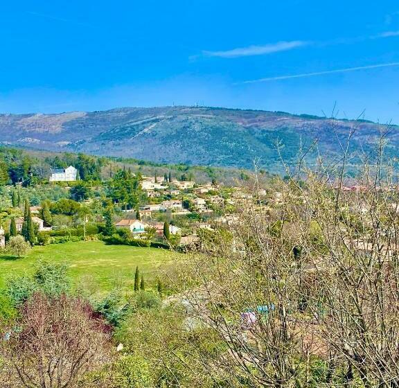 Номер Стандарт Вид на Горы, Auberge Du Vieux Château