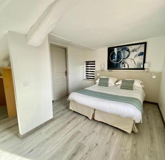 Полулюкс Вид на Море, Auberge Du Vieux Château