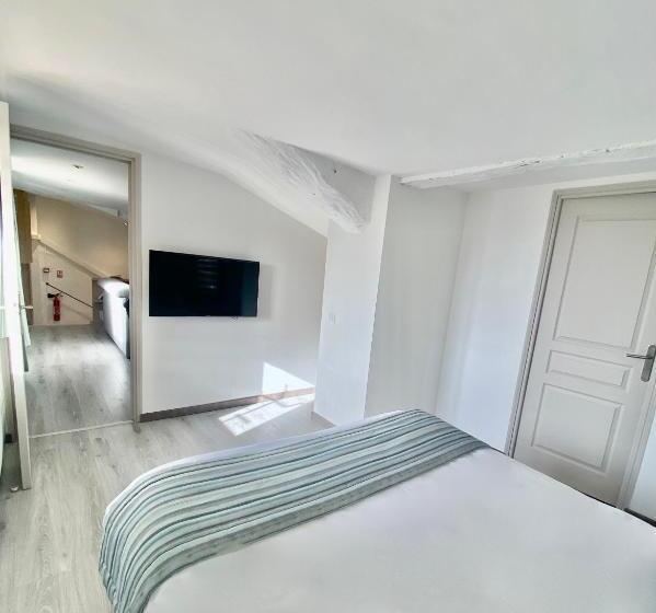 Полулюкс Вид на Море, Auberge Du Vieux Château