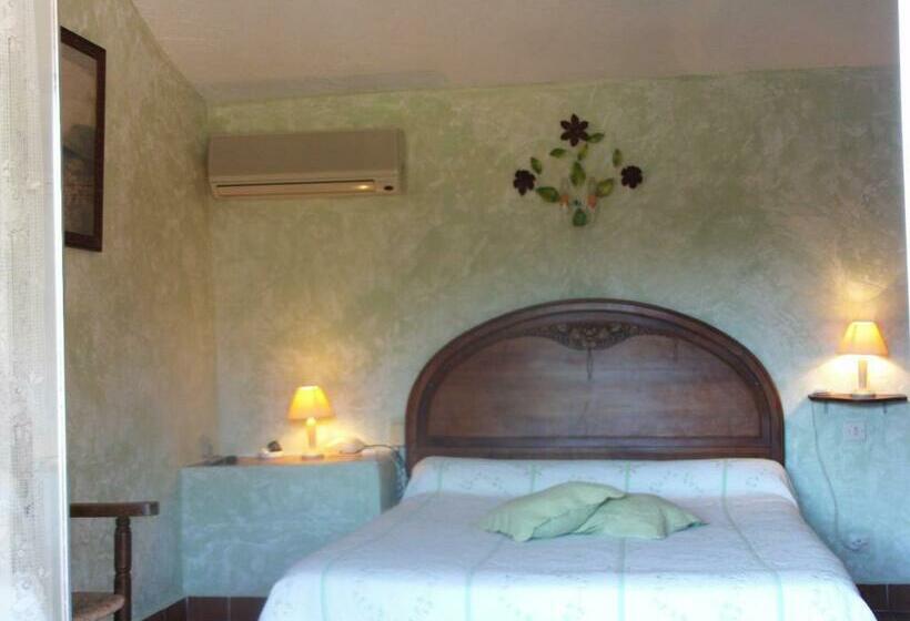 Номер Стандарт, Hôtel La Pierrerie