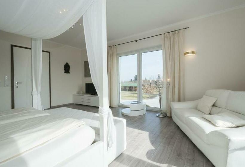 豪华房间, Villa Altes Land