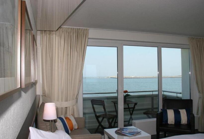 Pokój Standard Trzyosobowy, Miramar