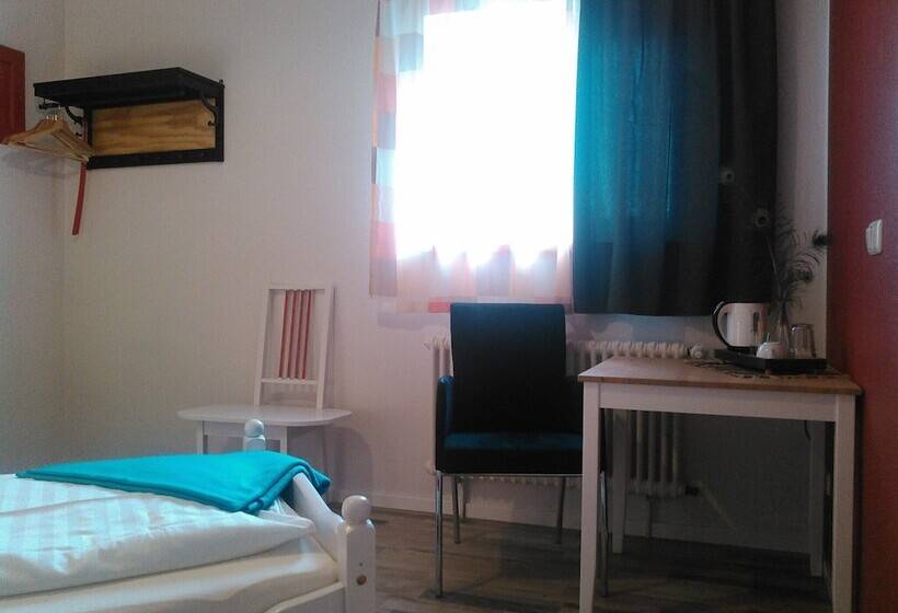 اتاق استاندارد یک نفره, Landhotel Possendorf