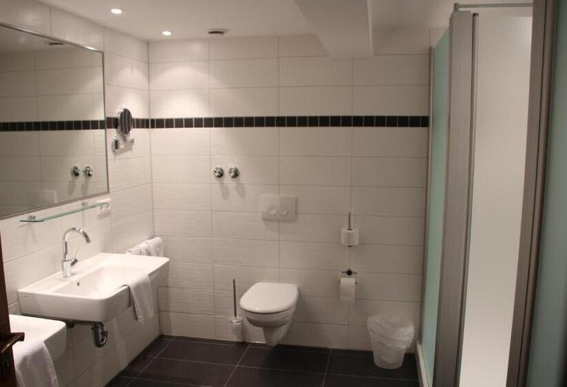 سوئیت 2 خوابه, Central