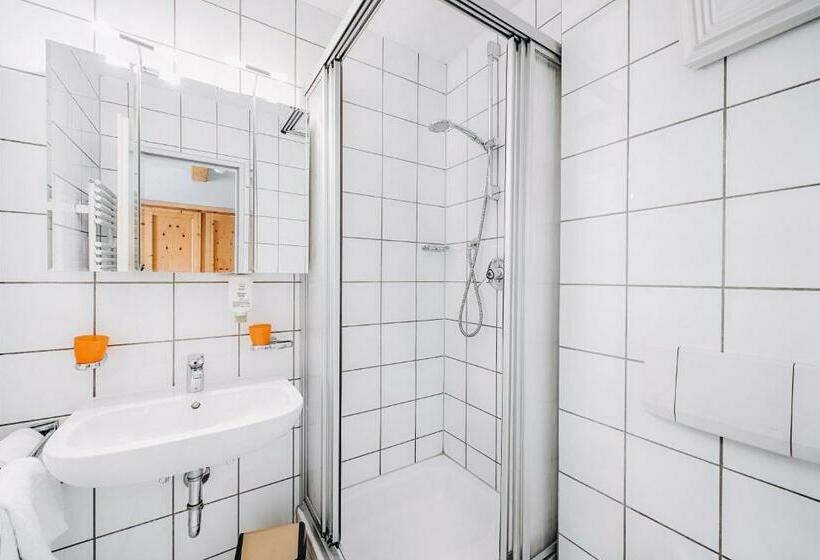 Номер Deluxe с Балконом, Nuss