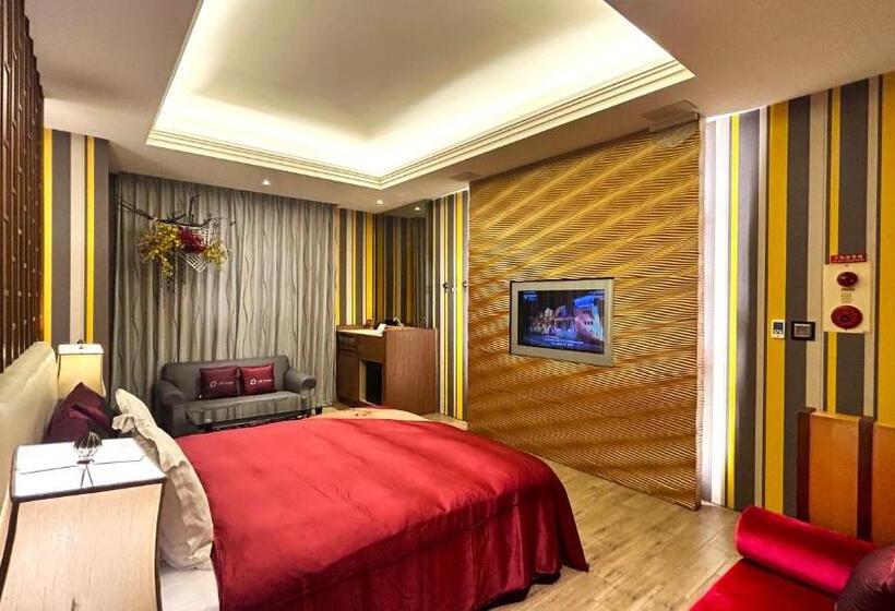 اتاق استاندارد با تخت بزرگ, Shining Motel