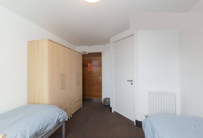 חדר סטנדרט, Davies Court