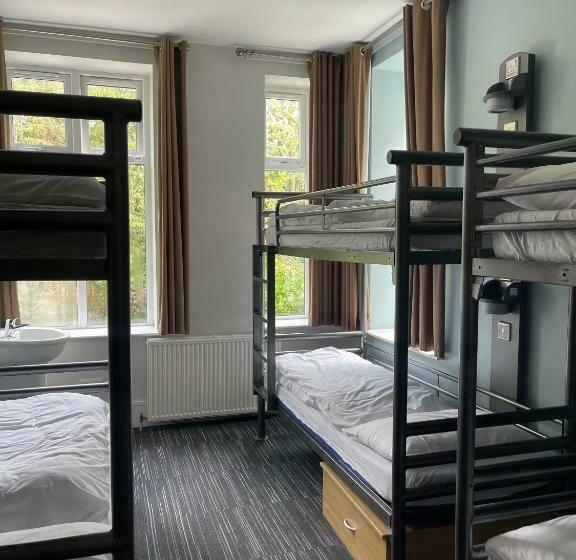 Кровать в Многоместном Номере с Общей Ванной, Yha Windermere