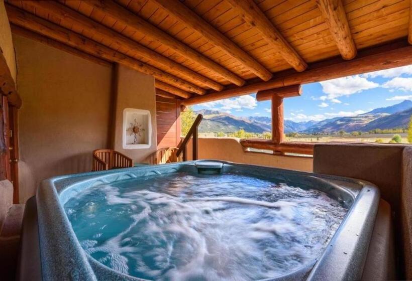 اتاق استاندارد با تخت دو نفره بزرگ, Chipeta Lodge